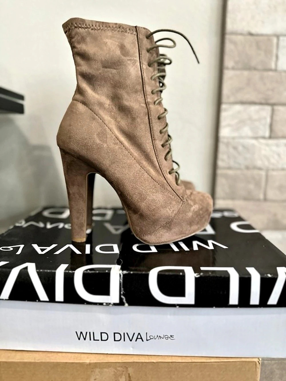 Wild Diva Lounge Oliana-76 Lace-Up Platform Ankle Boots Brown US 7